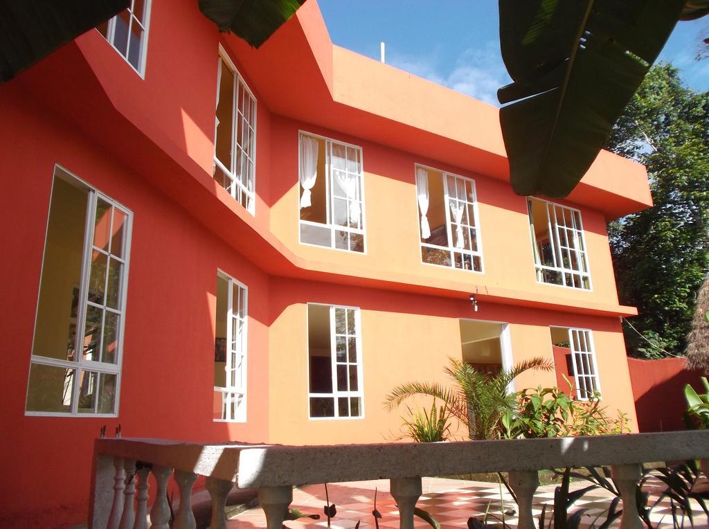Hostal Tena Naui Exterior photo