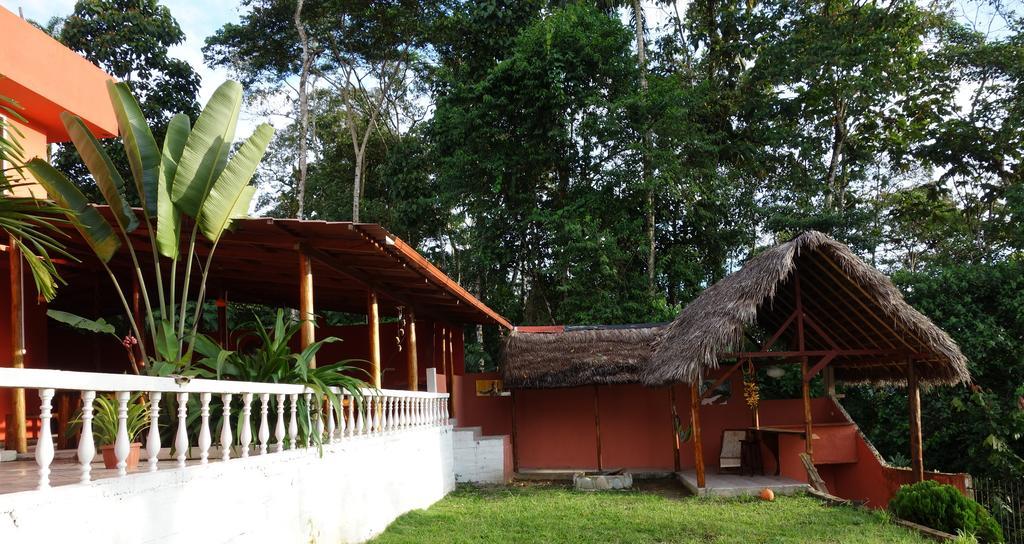 Hostal Tena Naui Exterior photo