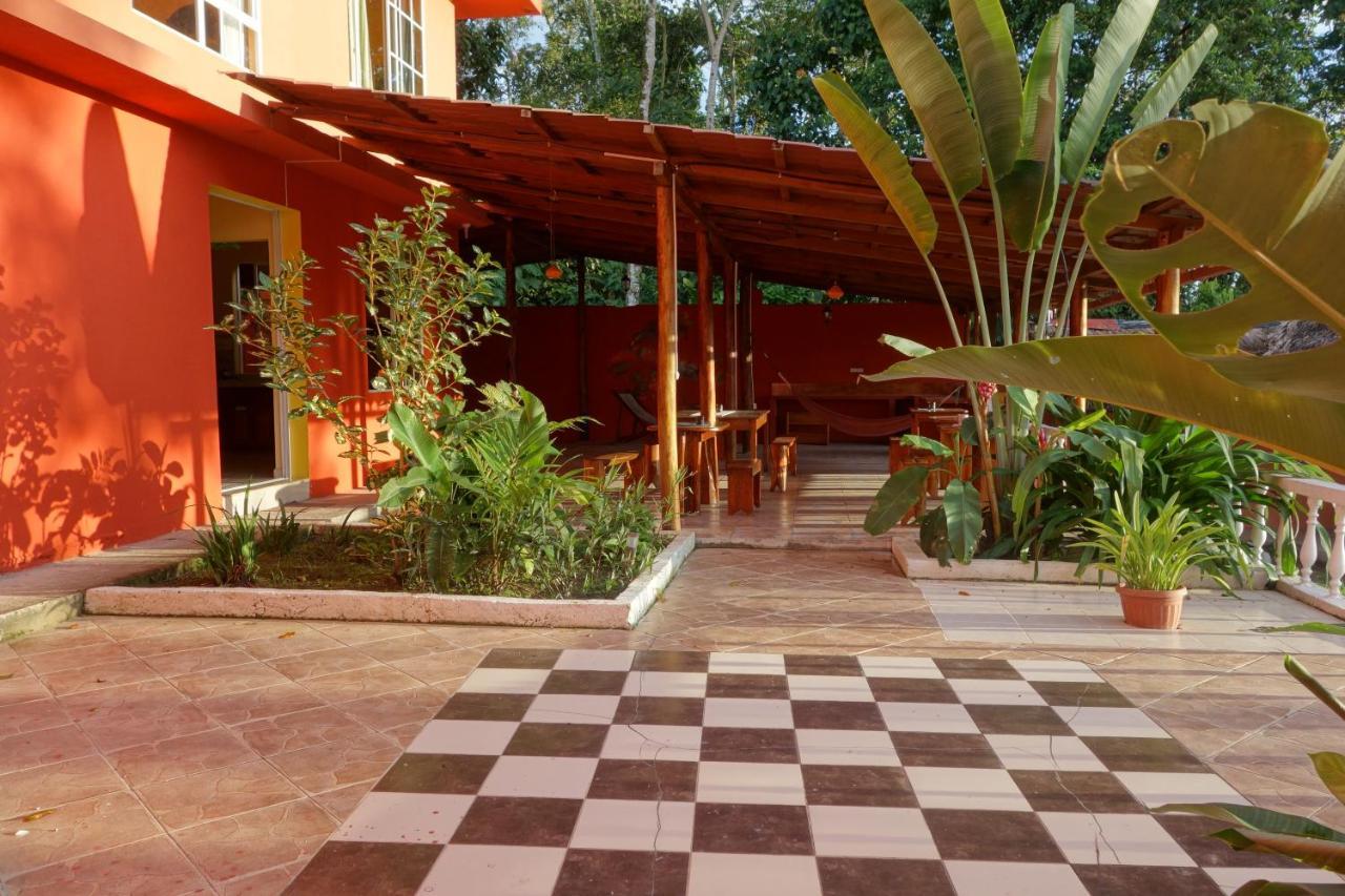 Hostal Tena Naui Exterior photo