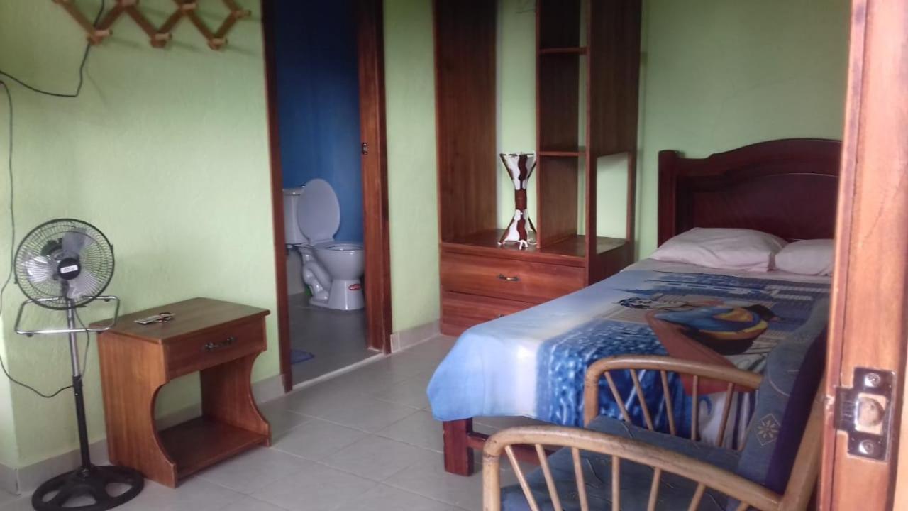 Hostal Tena Naui Exterior photo